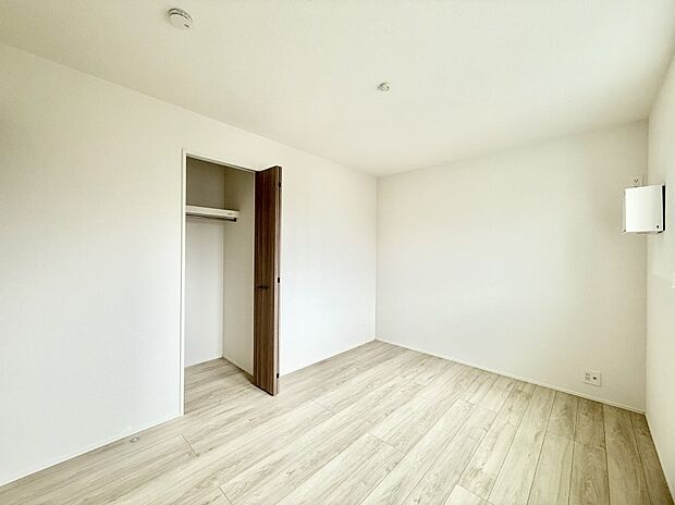 ■落ち着いた色合いのお部屋で穏やかな時間を楽しめます