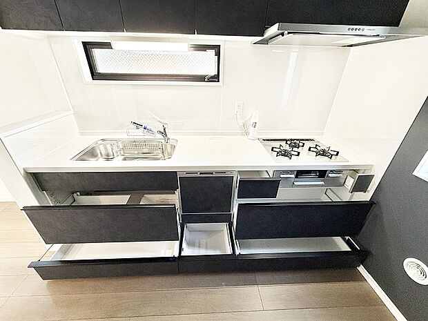 ■家族の絆を深める、温もりのあるキッチン