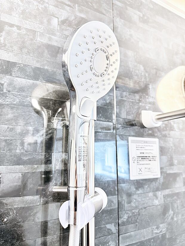 ■手元で簡単に止水できるため、水の無駄遣いを減らすことができます。