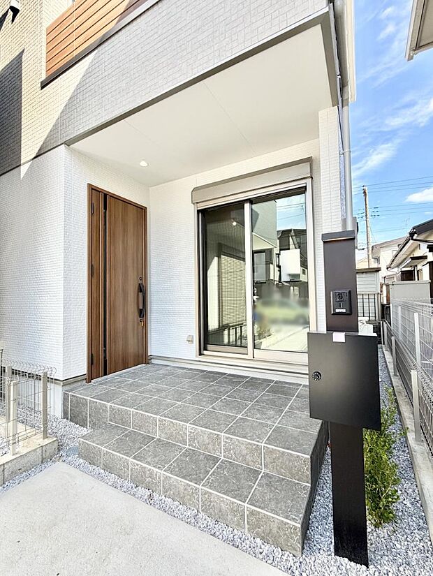 ■ 心地よい暮らしへとつながる、温かい玄関