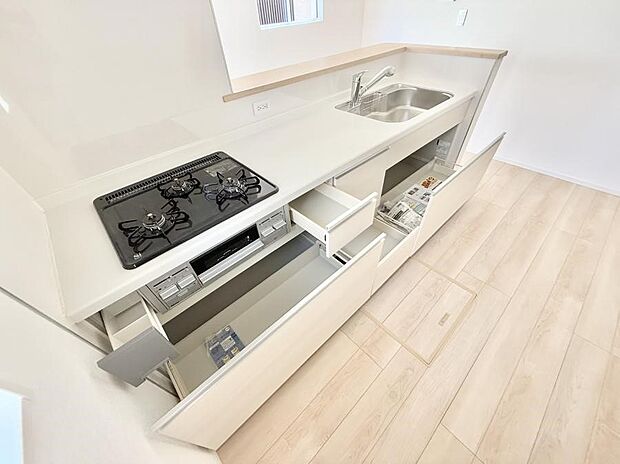 ■家族の絆を深める、温もりのあるキッチン