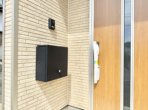 ■不在時でも荷物が受け取れる便利な宅配ボックス