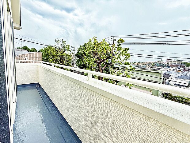 ■ 季節の移ろいを感じられる開放的な空間です