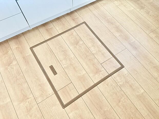 ■季節物など簡単に収納でき便利