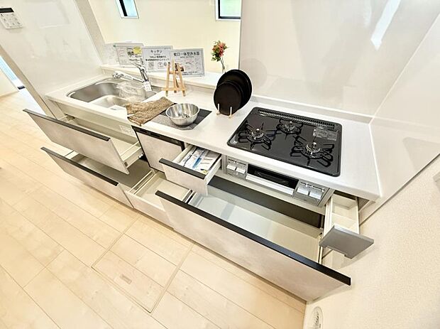 ■家族の絆を深める、温もりのあるキッチン