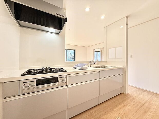 ■シンプルで機能的、毎日使いやすいキッチン