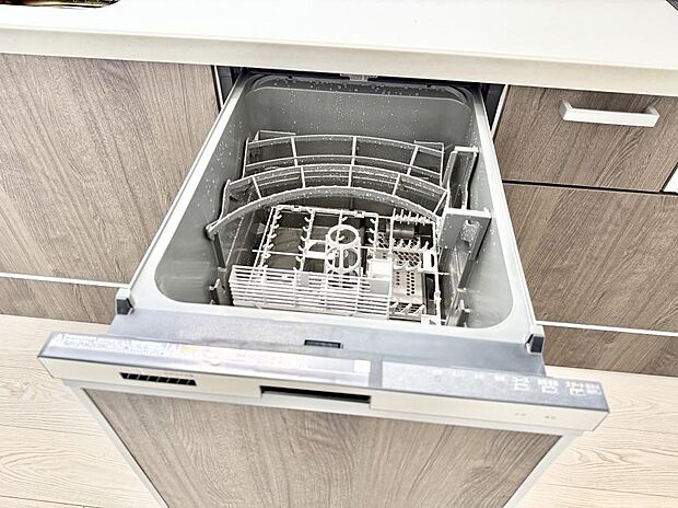 ■手間なく洗浄！食器をピカピカに仕上げてくれます