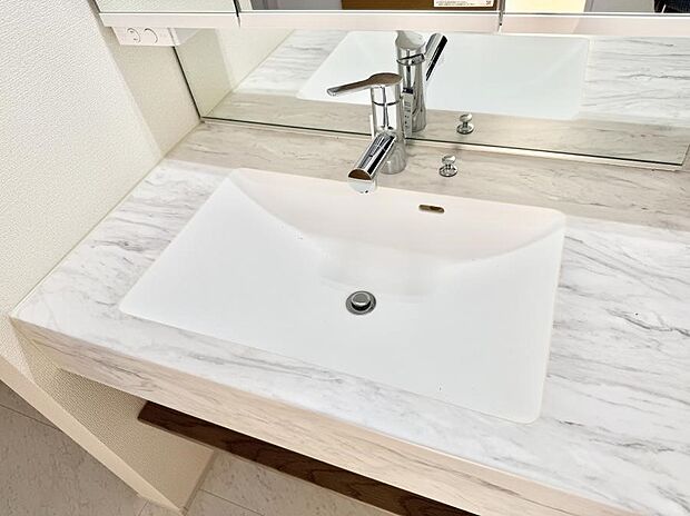 ■手洗いや顔を洗う時も快適に使える便利なシャワー