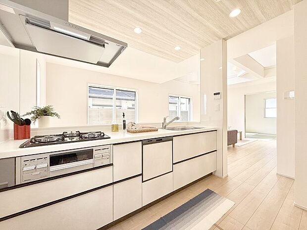 ■シンプルで機能的、毎日使いやすいキッチン