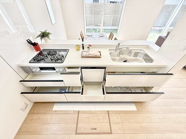 ■家族の絆を深める、温もりのあるキッチン