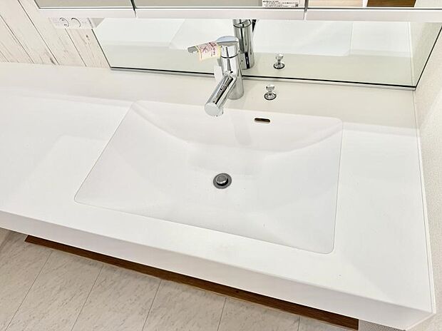 ■手洗いや顔を洗う時も快適に使える便利なシャワー