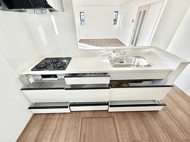 ■シンプルで機能的、毎日使いやすいキッチン