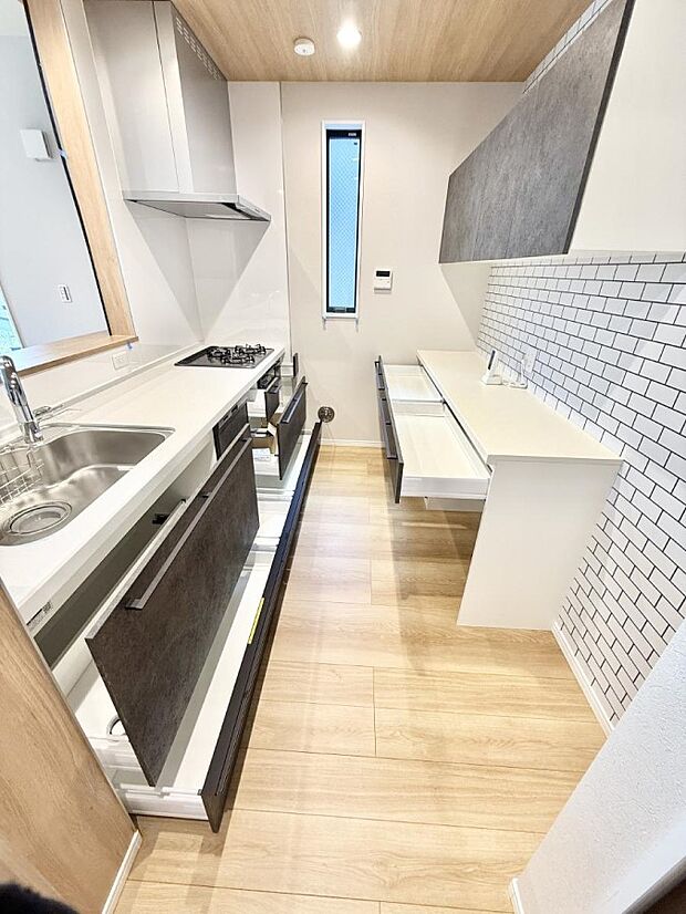 ■家族の絆を深める、温もりのあるキッチン