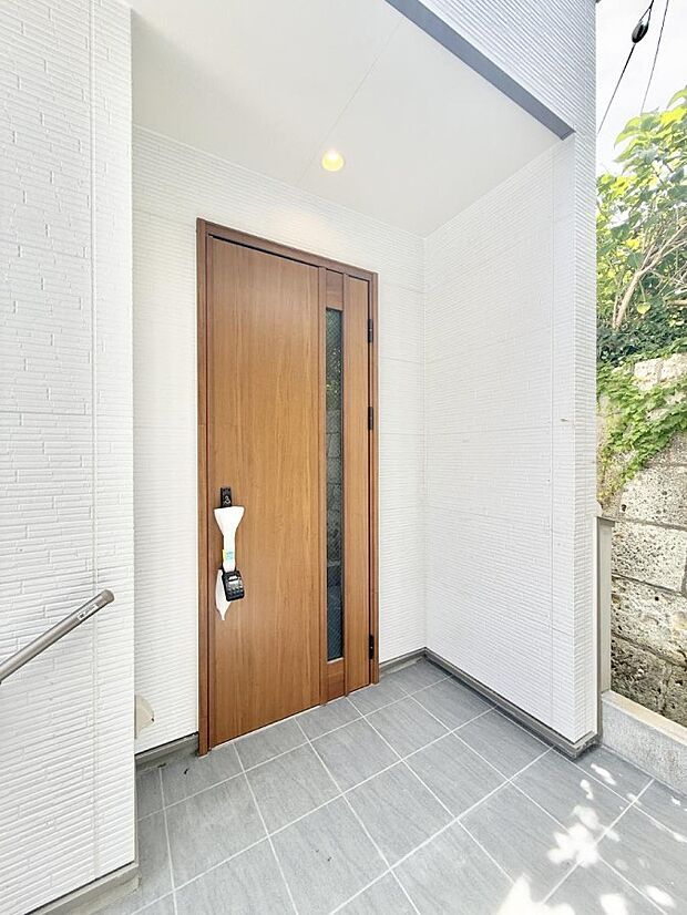 ■ 家族とゲストをやさしく迎える、心温まる玄関