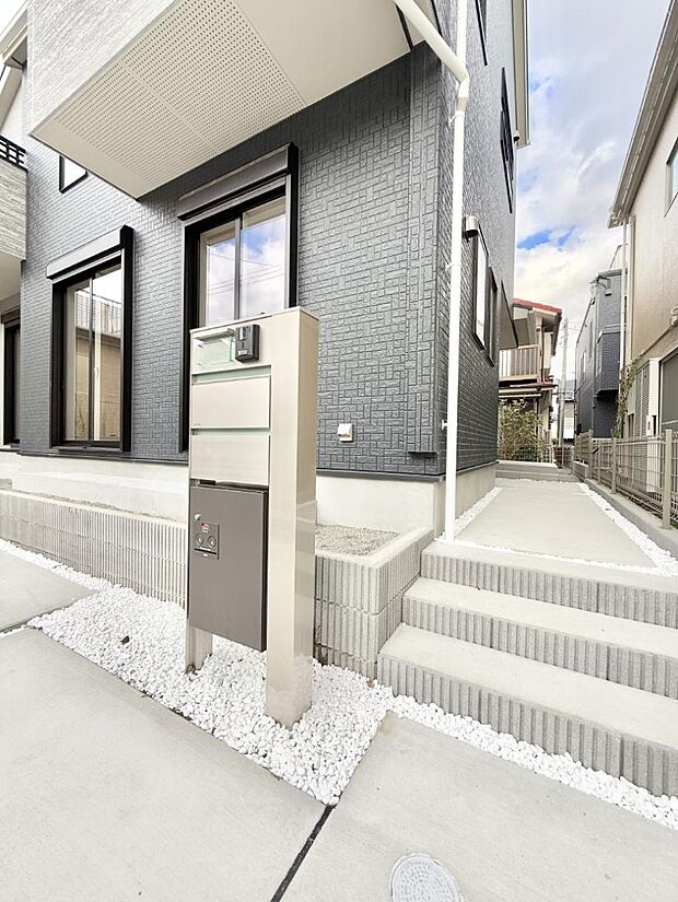 ■ 心地よい暮らしへとつながる、温かい玄関