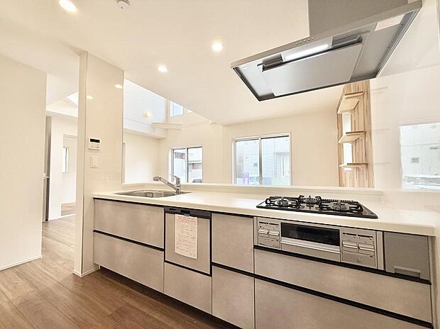 ■シンプルで美しく心地よい時間を生むキッチン空間