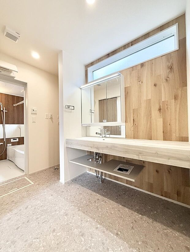 ■明るい洗面所は毎朝の歯磨きも楽しくできちゃいそうです♪