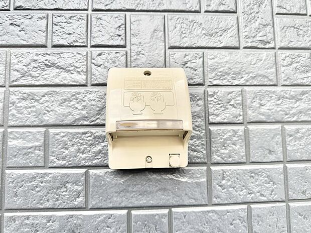 ■屋外に電源コンセントがあれば、高圧洗浄機で窓や外壁を掃除するなど便利です。