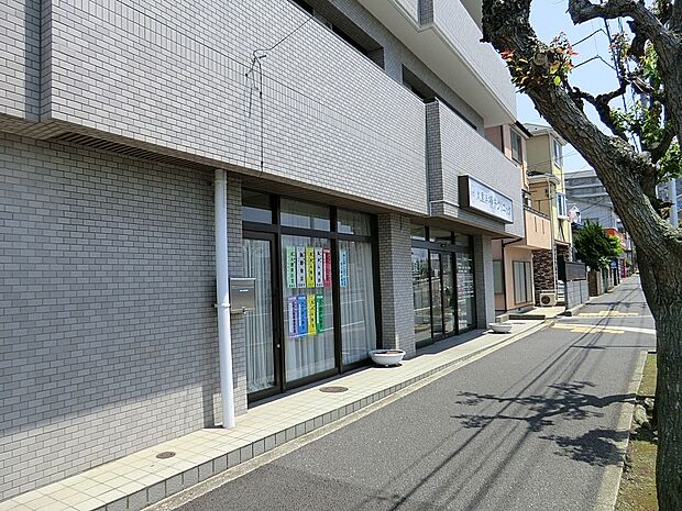 病院 2000m 久里浜横井クリニック