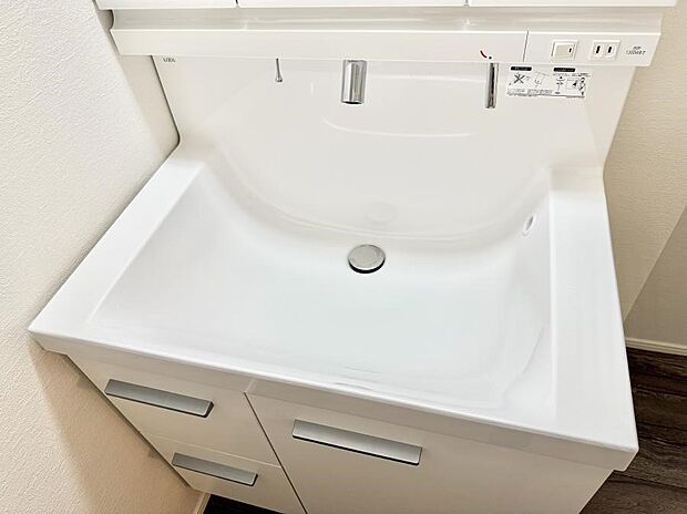 ■手洗いや顔を洗う時も快適に使える便利なシャワー