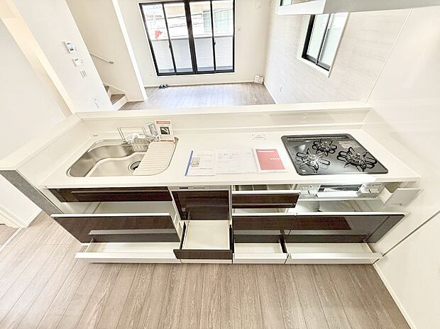 ■家族の絆を深める、温もりのあるキッチン