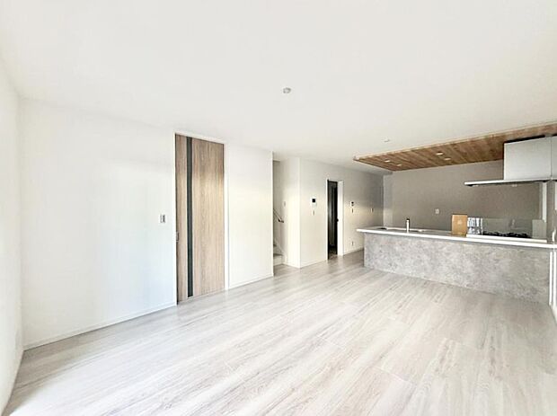 ■くつろぎと笑顔が集まる、心温まるリビング