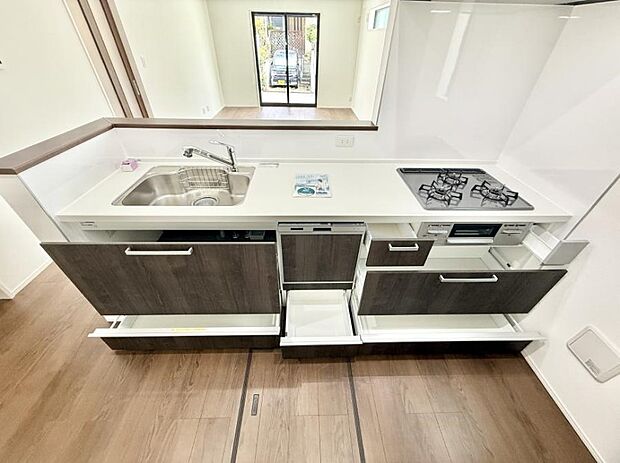 ■家族の絆を深める、温もりのあるキッチン