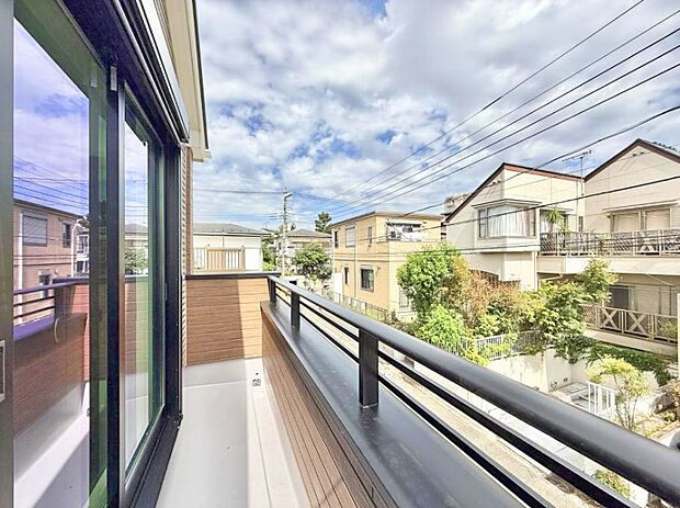 ■ 季節の移ろいを感じられる開放的な空間です