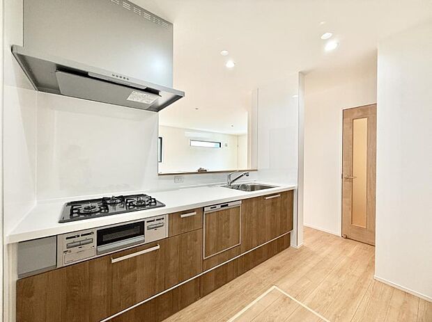 ■シンプルで機能的、毎日使いやすいキッチン