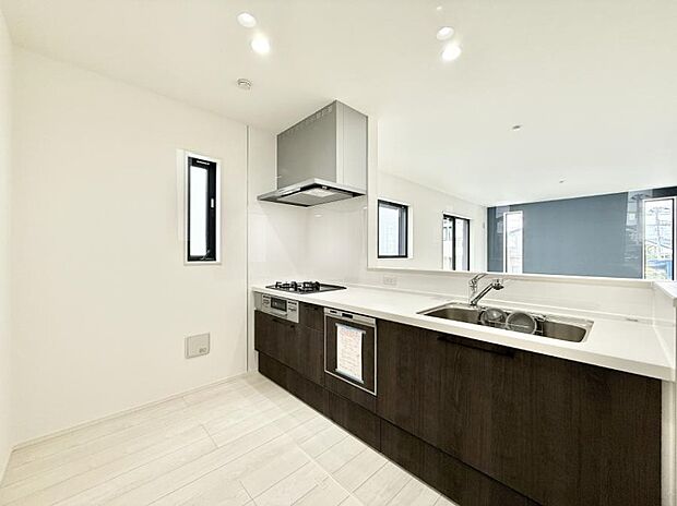 ■シンプルで機能的、毎日使いやすいキッチン