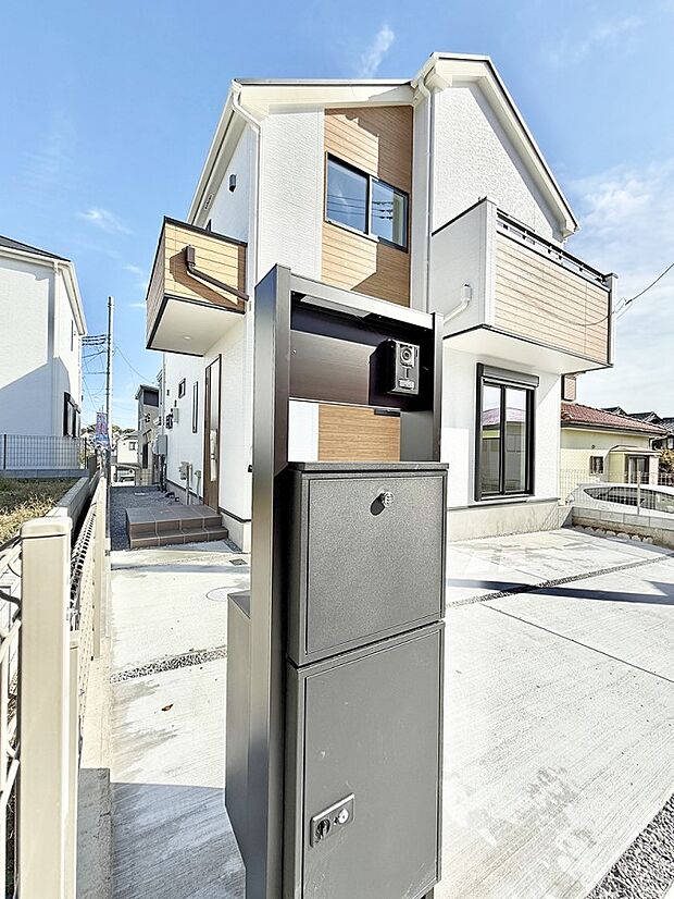 ■ シンプルで美しく、住まいの第一印象を彩る玄関です