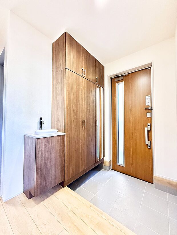 ■ シンプルで美しく、快適な暮らしの入り口