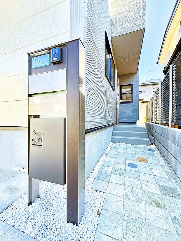 ■ 心地よい暮らしへとつながる、温かい玄関