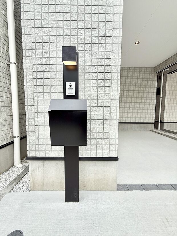 ■ 心地よい暮らしへとつながる、温かい玄関