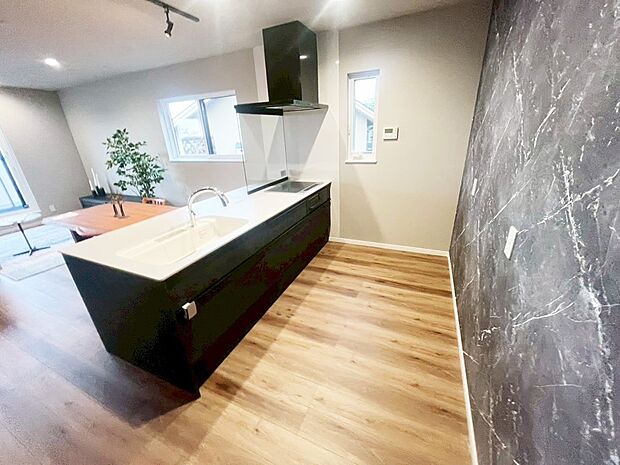 ■家族の絆を深める、温もりのあるキッチン