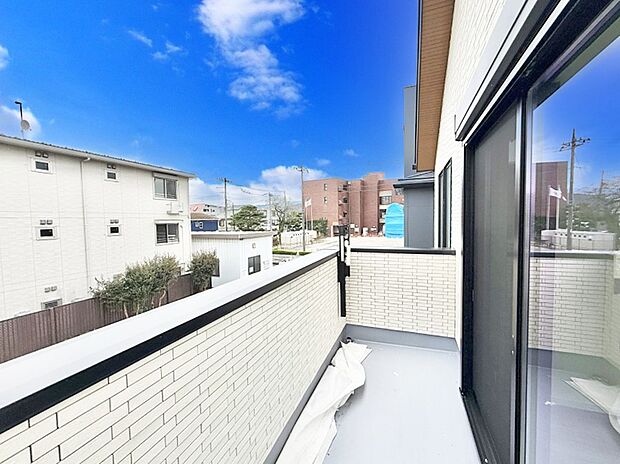 ■ 季節の移ろいを感じられる開放的な空間です