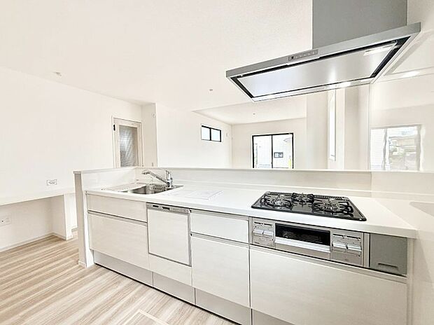 ■シンプルで機能的、毎日使いやすいキッチン