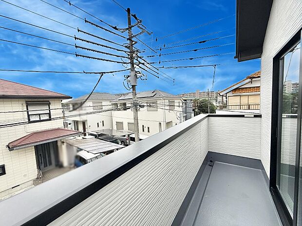 ■ 季節の移ろいを感じられる開放的な空間です