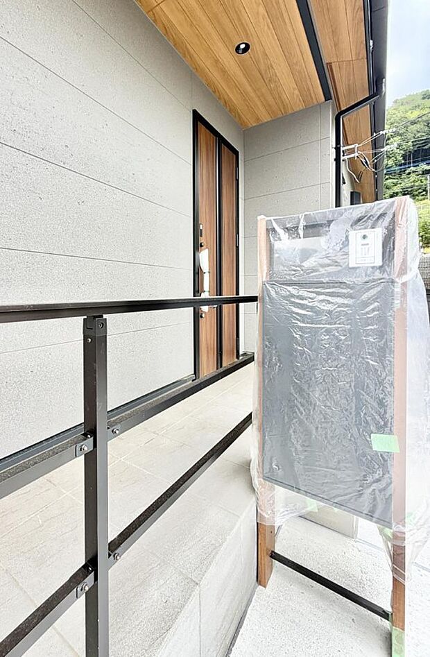 1号棟 ■ 心地よい暮らしへとつながる、温かい玄関