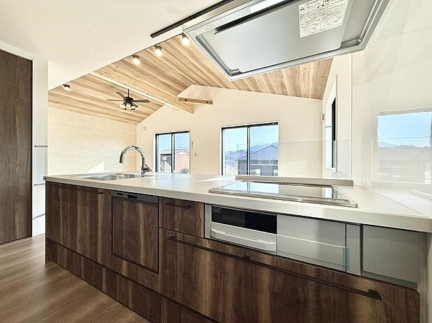 ■シンプルで美しく心地よい時間を生むキッチン空間