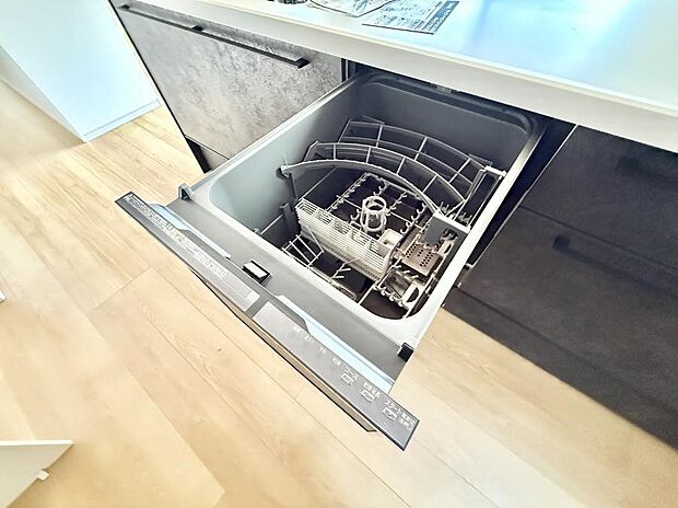 ■手間なく洗浄！食器をピカピカに仕上げてくれます