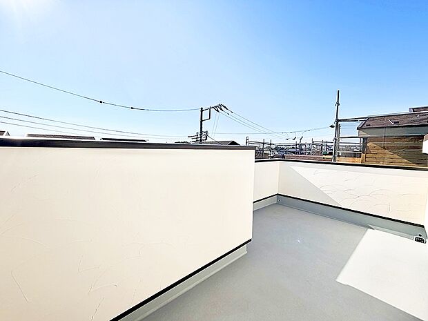 ■ 季節の移ろいを感じられる開放的な空間です