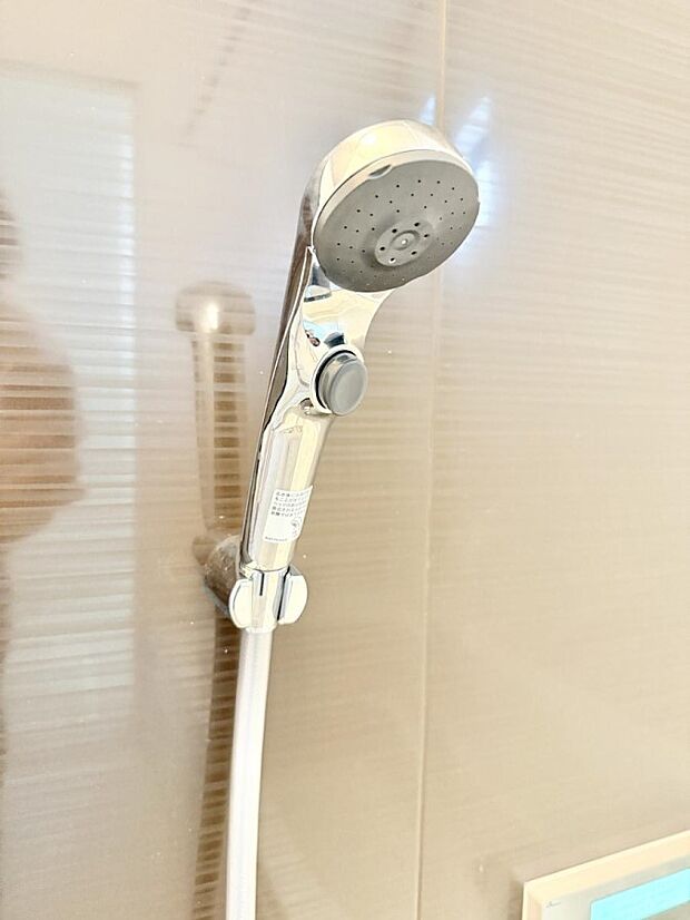 ■わざわざシャワー水栓のレバーまで手を伸ばす必要がなく、簡単に止水できる