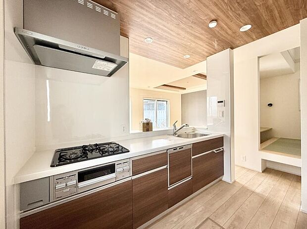 ■家族の絆を深める、温もりのあるキッチン