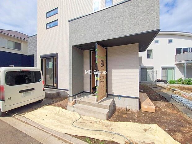 ■ シンプルで美しく、住まいの第一印象を彩る玄関です