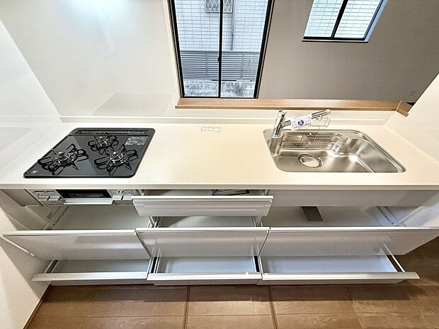 ■家族の絆を深める、温もりのあるキッチン