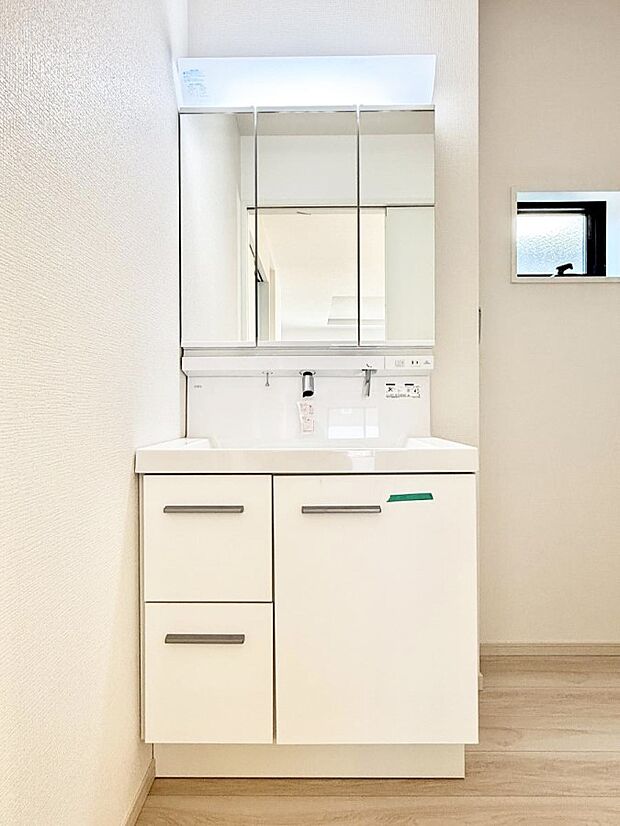 ■明るい洗面所は毎朝の歯磨きも楽しくできちゃいそうです♪