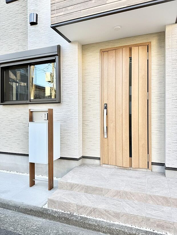 ■ 心地よい暮らしへとつながる、温かい玄関