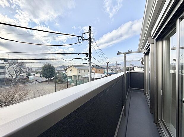 ■ 季節の移ろいを感じられる開放的な空間です