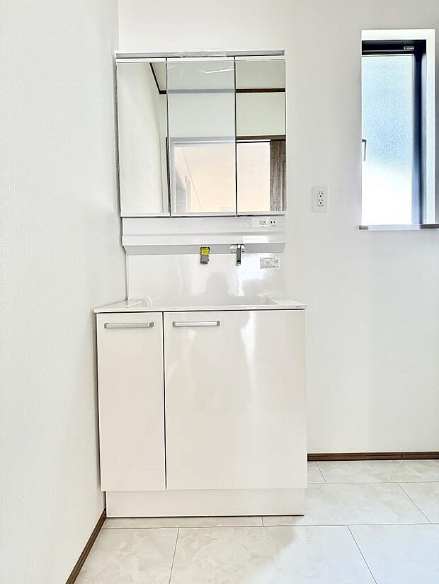 ■明るい洗面所は毎朝の歯磨きも楽しくできちゃいそうです♪